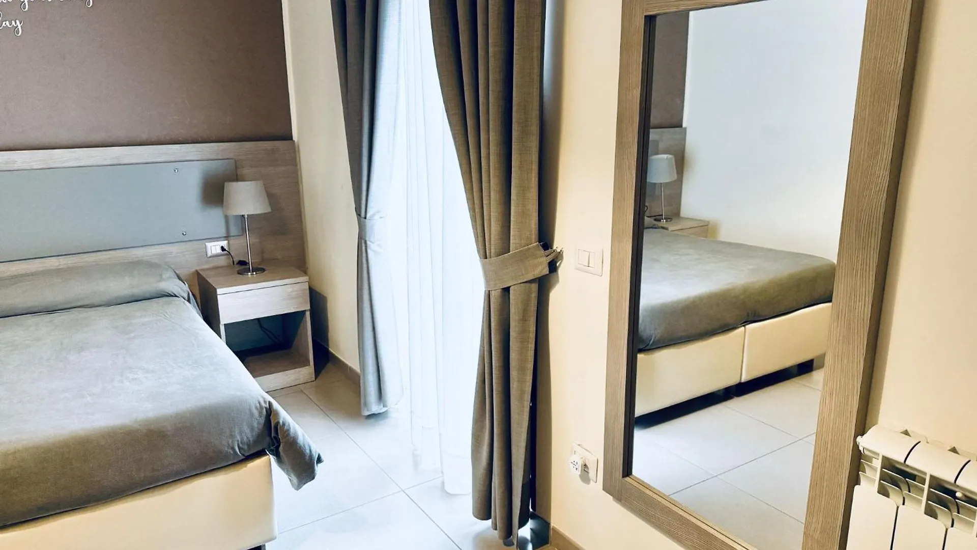 Bed And Breakfast Aereoparking Naples Italy